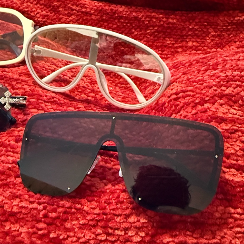 Bundle X4 pair fashion sunglasses - Picture 2 of 3